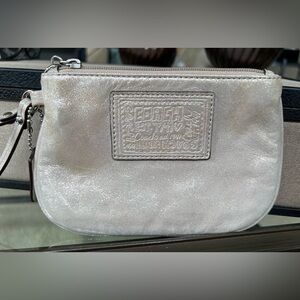 Coach Poppy Pearl Metallic Wristlet
